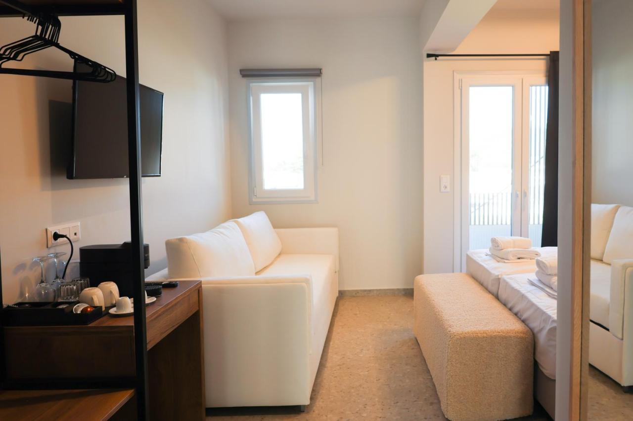 העיירה סקיאתוס Uphill Unique Boutique Suites מראה חיצוני תמונה