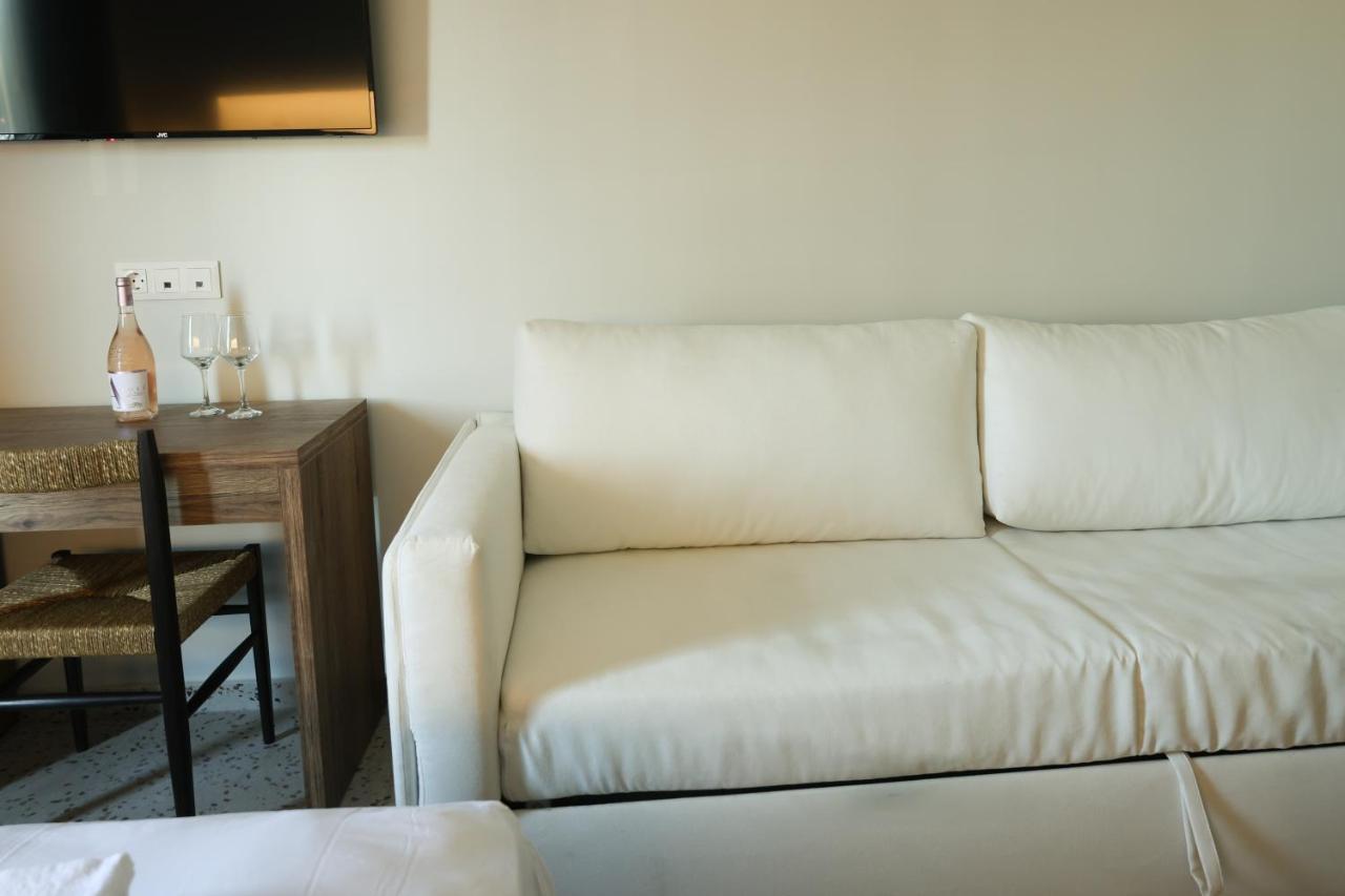 העיירה סקיאתוס Uphill Unique Boutique Suites מראה חיצוני תמונה