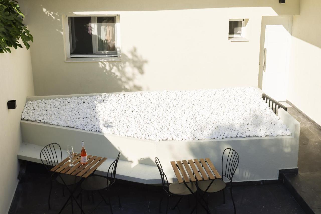 העיירה סקיאתוס Uphill Unique Boutique Suites מראה חיצוני תמונה